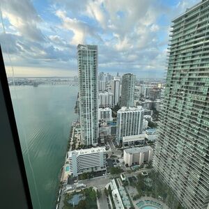 Meet your Posher, Aura